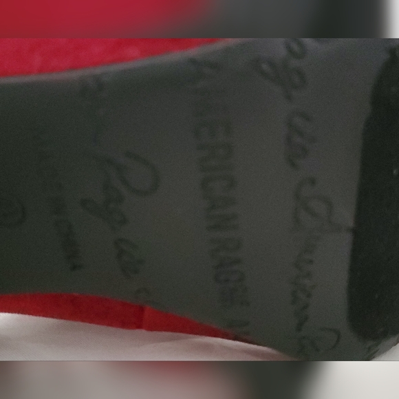 AM RAG 9 Velvet Red Pumps - Picture 7 of 8